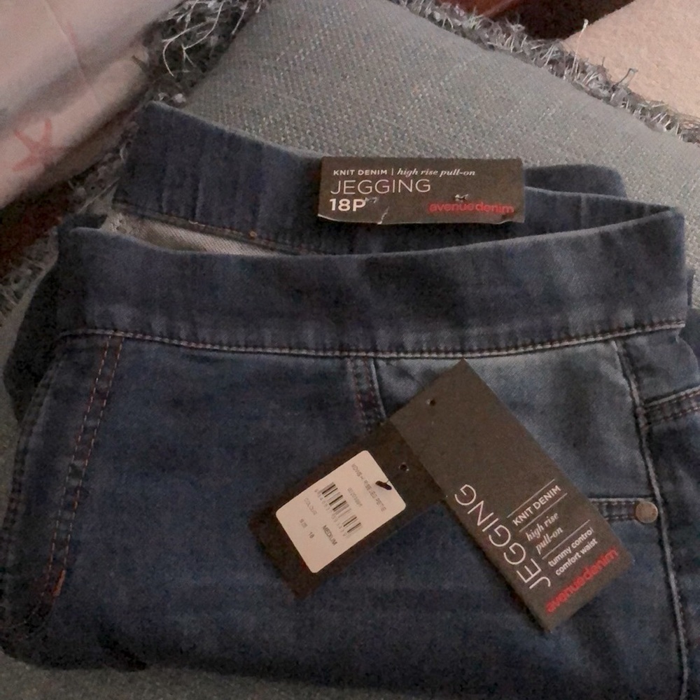 Jeans new, size 18 Petite